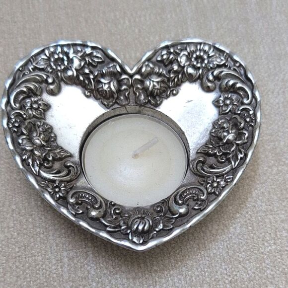 Brighton Heart Shaped Silver Floral Tealight Holder - Picture 1 of 7
